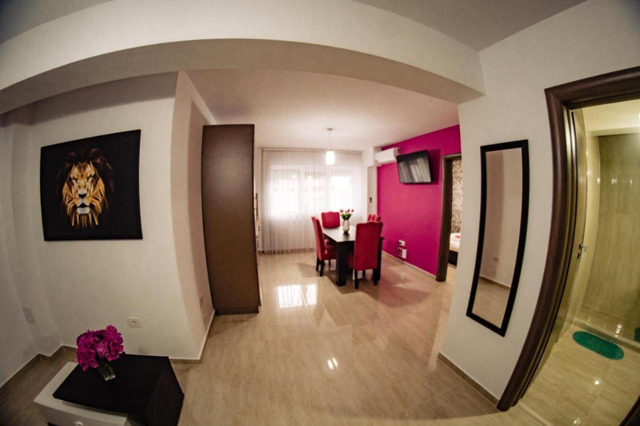 Apartment Gabriela'S Home Oradea Ngoại thất bức ảnh