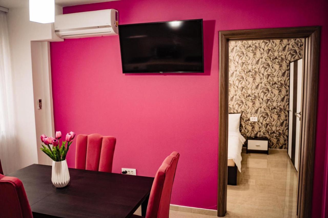 Apartment Gabriela'S Home Oradea Ngoại thất bức ảnh
